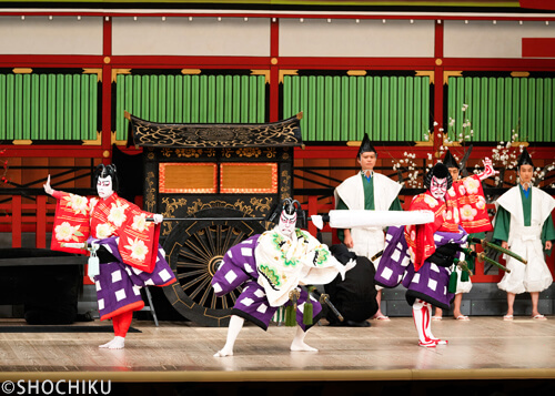 ▲From left, Nakamura Tanenosuke, Nakamura Matagorō, Nakamura Kashō <br>in 'SUGAWARA DENJU TENARAI KAGAMI'.
