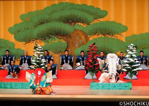 ▲From left, Onoe Ushinosuke, Onoe Kikunosuke <br>in 'RENJISHI'.