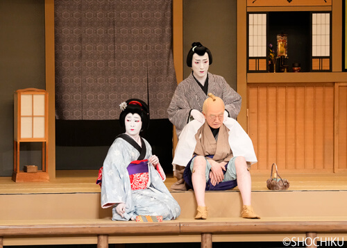 ▲From left, Nakamura Tsurumatsu, Bandō Yajūrō, back, Nakamura Shichinosuke<br>in 'SHINPAN UTAZAIMON'.
