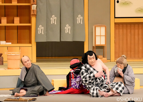 ▲From left, Nakamura Karoku, Nakamura Baishi, Nakamura Shikan, <br>Nakamura Baika in 'YOSHITSUNE SENBON ZAKURA'.