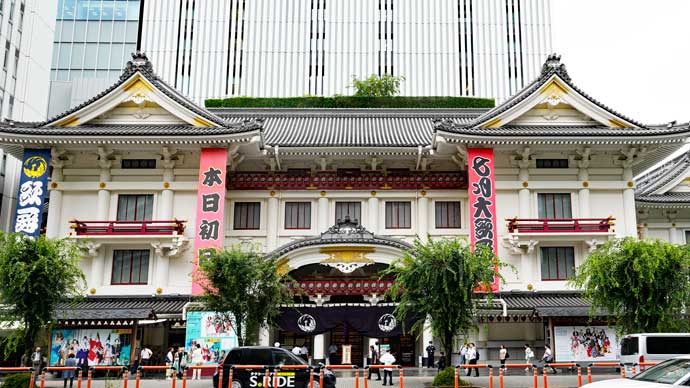July at the Osaka Shochikuza Theatre at the ||KABUKI WEB