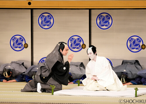 ▲From left, Kataoka Nizaemon, Nakamura Kankurō<br>in 'KANADEHON CHŪSHINGURA'.