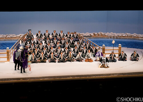 ▲From left, Onoe Kikugorō, Kataoka Ainosuke<br>in 'KANADEHON CHŪSHINGURA'.