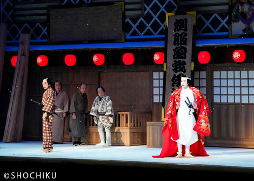 ▲From left, Ichikawa Chūsha, Ichikawa Somegorō<br>in 'KOBIKICHŌ NO ADAUCHI'.