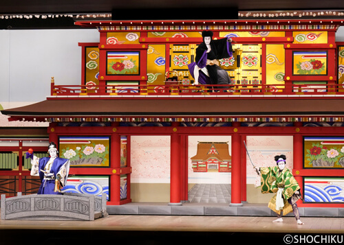 ▲From left, Onoe Kikugorō VII,  Ichikawa Danjūrō,<br> Onoe Kikugorō VIII in 'BENTEN MUSUME MEO NO SHIRANAMI'.