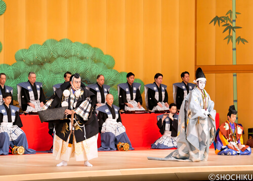 ▲From left, Ichikawa Danjūrō, Onoe Kikugorō VIII in 'KANJINCHŌ'.