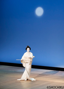 ▲Bandō Tamasaburō in 'ZANGETSU'.
