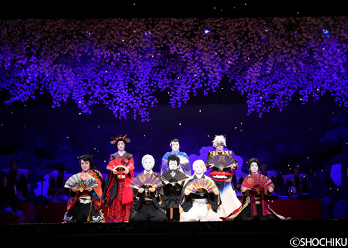 ▲Front row from left, Nakamura Kashō, Kamimura Kichitarō,<br> Nakamura Takanosuke, Nakamura Kangyoku, Onoe Sakon,<br>back row from left, Kawai Yukinojō, Onoe Matsuya,<br>Nakamura Shidō in 'TOUKEN RANBU'.