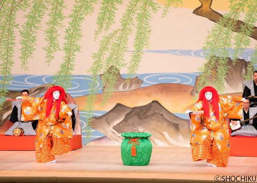 ▲ From left, Nakamura Kankurō, Matsumoto Kōshirō<br>in 