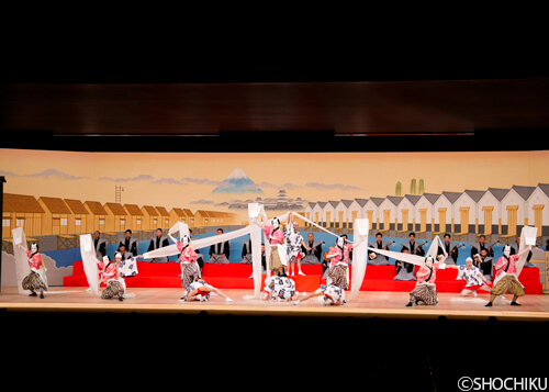 ▲ From left, Nakamura Tamatarō, Nakamura Utanosuke,<br>Nakamura Toranosuke, Nakamura Hashinosuke, Nakamura Fukunosuke,<br>Ichikawa Seiko, Ichikawa Otora in 
