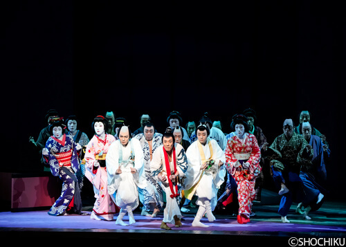 ▲ From left, Nakamura Shichinosuke, Ichikawa Somegorō,<br>Ichikawa En'ya, Nakamura Kankurō, Bandō Minosuke,<br>Nakamura Kantarō, Bandō Shingo, Ichikawa Chūsha,<br>Sawamura Sōnosuke in 