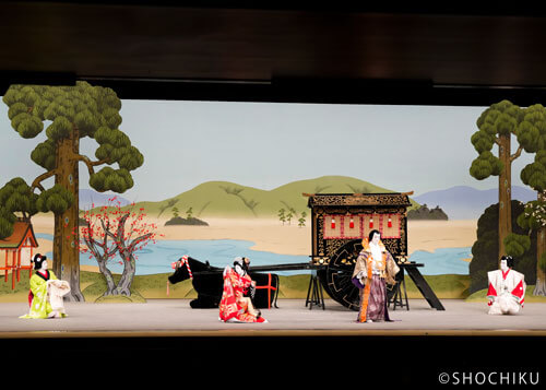 ▲From left, Bandō Shingo, Onoe Sakon, Nakamura Yonekichi, <br>Onoe Ukon, Nakamura Kashō in 'SUGAWARA DENJU TENARAI KAGAMI'. 