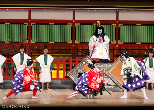 ▲In the front row from left, Onoe Sakon, Ichikawa Somegorō, Matsumoto Kōshirō, <br>in the back row, Matsumoto Hakuō in 'SUGAWARA DENJU TENARAI KAGAMI'. 
