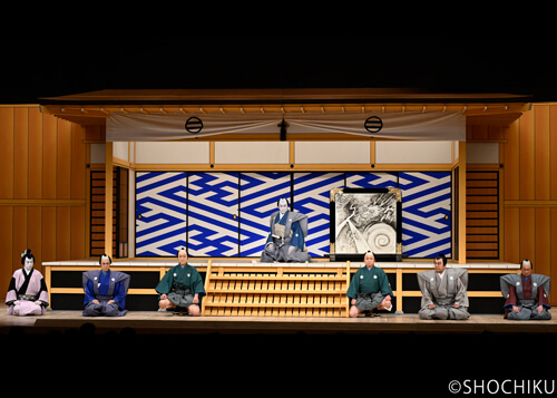 ▲From left, Nakamura Toranosuke, Ichikawa Danjurō,<br>Ichikawa Kudanji in 'MIMASU SENDAI HAGI'. 
