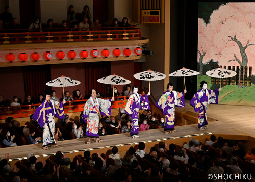 ▲From left, Matsumoto Kōshirō, Nakamura Kankurō,<br>Nakamura Shichinosuke, Kataoka Ainosuke, Onoe Kikugorō VIII<br>in 'BENTEN MUSUME MEO NO SHIRANAMI'.