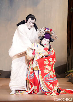 ▲From left, Nakamura Fukunosuke, Ōtani Hiromatsu in 'NARUKAMI'.