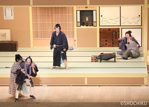 ▲From left, Nakamura Kikaku, Ichikawa Chūsha, Kataoka Ainosuke, Ichikawa En’ya, Nakamura Ganjirō in 'RAKUDA'.