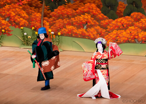 ▲From left, Onoe Shōroku, Nakamura Manju<br> in 'ONIJI HYŌSHIMAI'.