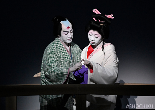 ▲From left, Onoe Ukon, Nakamura Kazutarō<br>in 'SONEZAKI SHINJŪ MONOGATARI'. (Cherry Program)