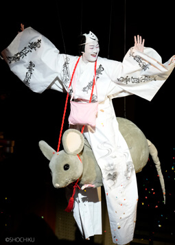 ▲ Nakamura Kankurō in 'UKARE SHINJŪ'.