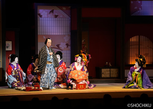 ▲ From left, Matsumoto Kōshirō, Nakamura Ganjirō, Sawamura Sōnosuke <br> in 'ŌATARI FUSHIMI NO TOMIKUJI'.