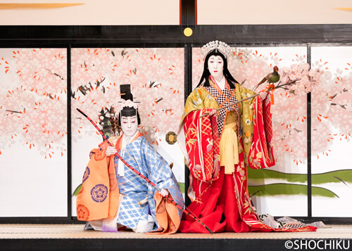 ▲ From left, Onoe Kikugorō VIII, Nakamura Tokizō<br>in 'ROKKASEN SUGATA NO IRODORI'. 