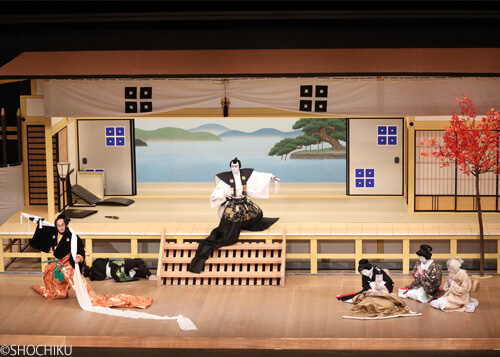 ▲ From left, Kataoka Ainosuke, Kataoka Nizaemon, Kataoka Takatarō, <br>Nakamura Tanetarō, Nakamura Kazutarō, Nakamura Kaishun <br>in 'ŌMI GENJI SENJIN YAKATA'.