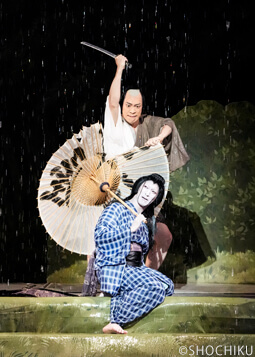 ▲ Front Onoe Ukon, Back Bandō Minosuke in 'KAIDAN BOTAN DŌRŌ'.