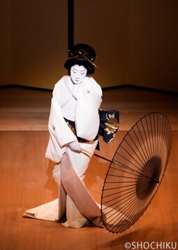 ▲ Bandō Tamasaburō in 'YUKI'.