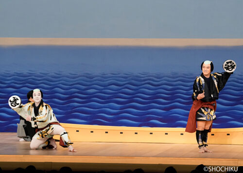 ▲ From left, Nakamura Tanenosuke, Nakamura Kashō in 'SANJA MATSURI'.