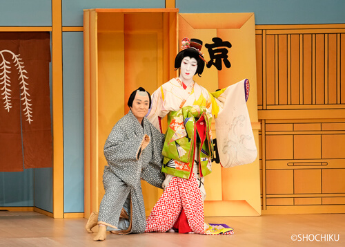 ▲ From left, Onoe Shōroku, Nakamura Tokizō in 'KYŌ NINGYŌ'.