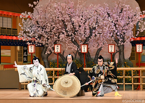 ▲ From left, Ichikawa Kudanji, Ichikawa Omezō,<br>Ichikawa Udanji in 'SAYA ATE'.